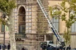 Louvre heist: Crown jewels stolen in 4-minute daytime raid