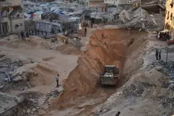 Israel halts aid to Gaza ‘until further notice’ as renewed fighting tests ceasefire